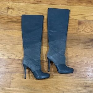 Lainey House of Harlow 1960 Grey Heeled Boots